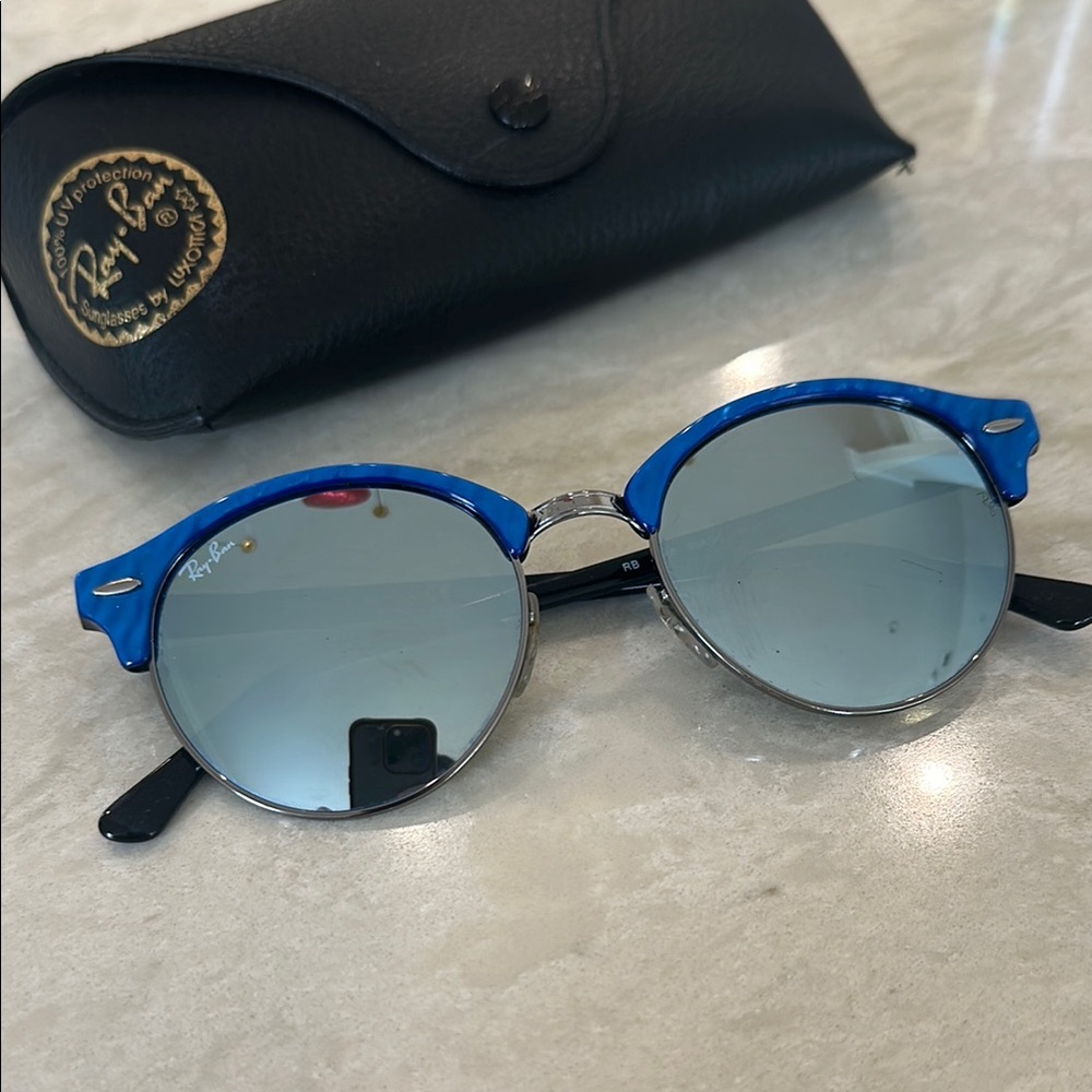 Ray-Ban CLUBROUND CHROMANCE Blue and Silver Sunglasses